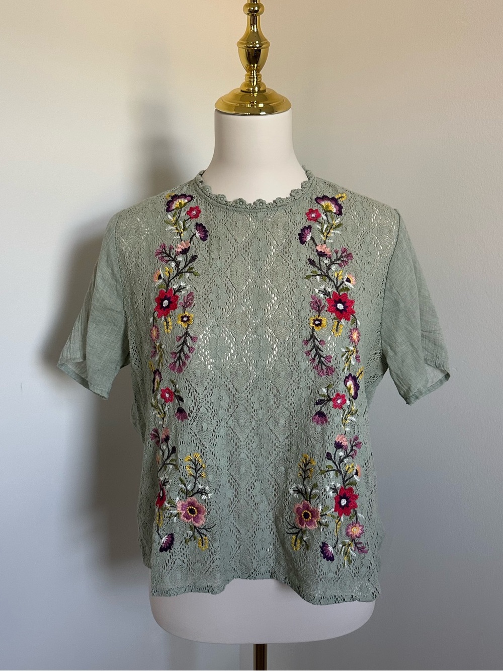 Umgee Floral Embroidered Blouse